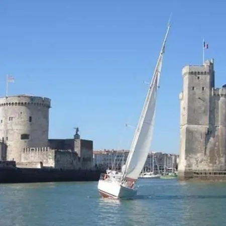 Apartment Calme, Entre Centre Et La Rochelle (Charente-Maritime)